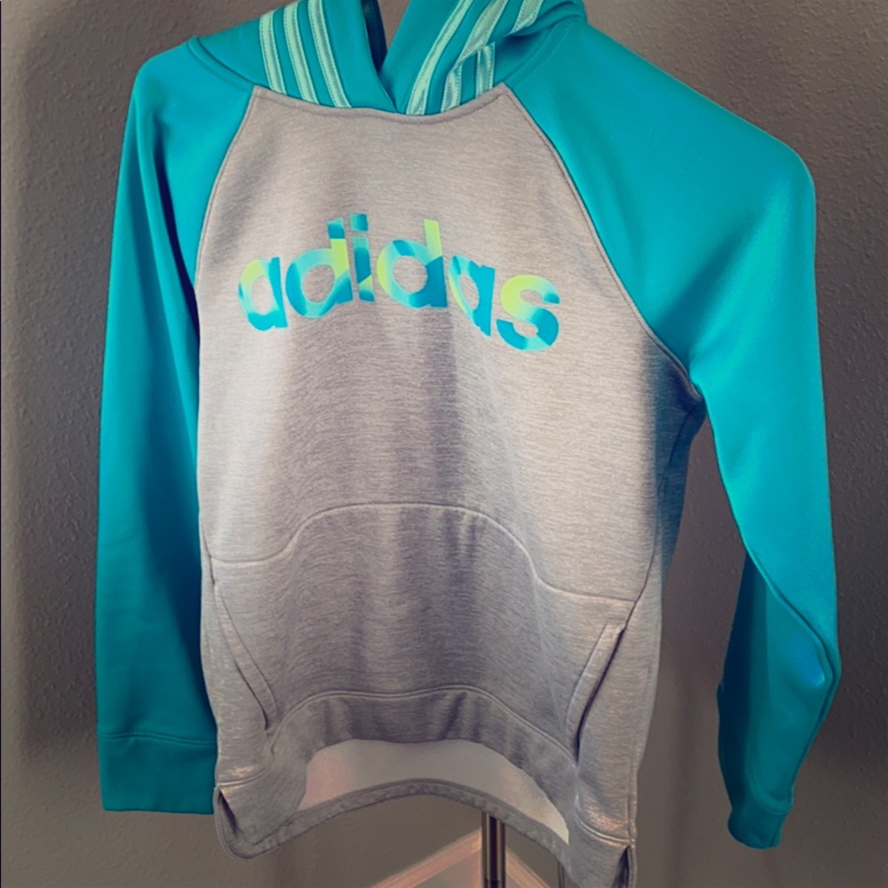 Addis’s sweatshirt
